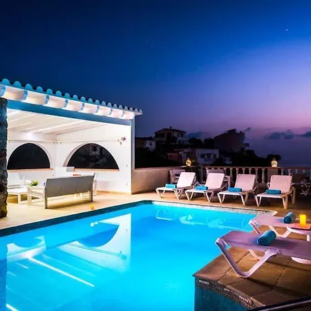 Cala En Porter Sleeps 10 Pool Air Con Wifi Vila