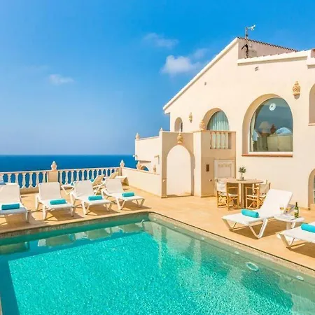 Cala En Porter Sleeps 10 Pool Air Con Wifi Vila Cala En Porter (Menorca)