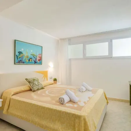 Cala En Porter Sleeps 10 Pool Air Con Wifi * Cala En Porter (Menorca)