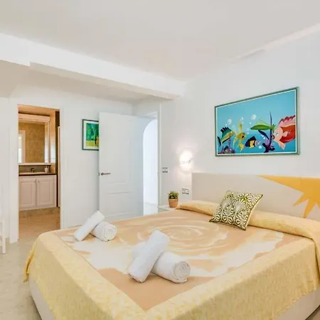 Cala En Porter Sleeps 10 Pool Air Con Wifi *